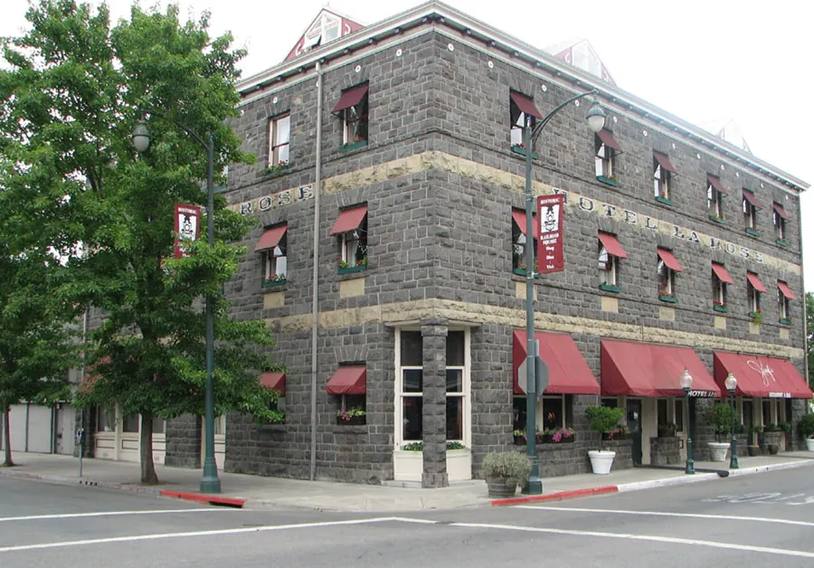 Hotel La Rose in Santa Rosa